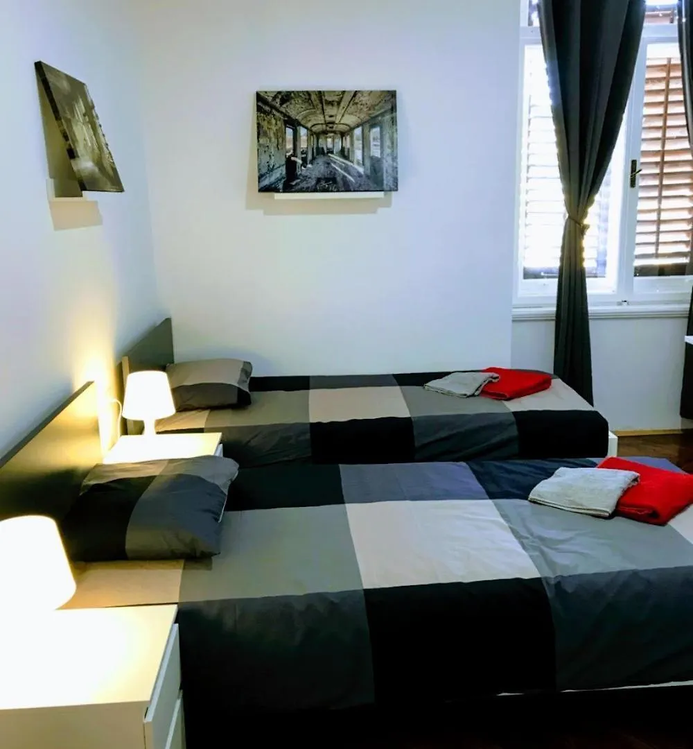 Pula-Center Apartments And Rooms Croatia